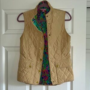 💙Lilly Pulitzer Vibrant Floral Quilted Vest💙